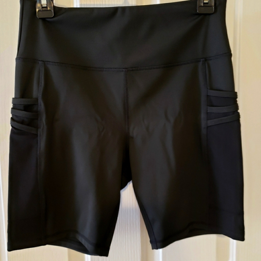 Ebb and flow high waist black yoga shorts with pockets size Large